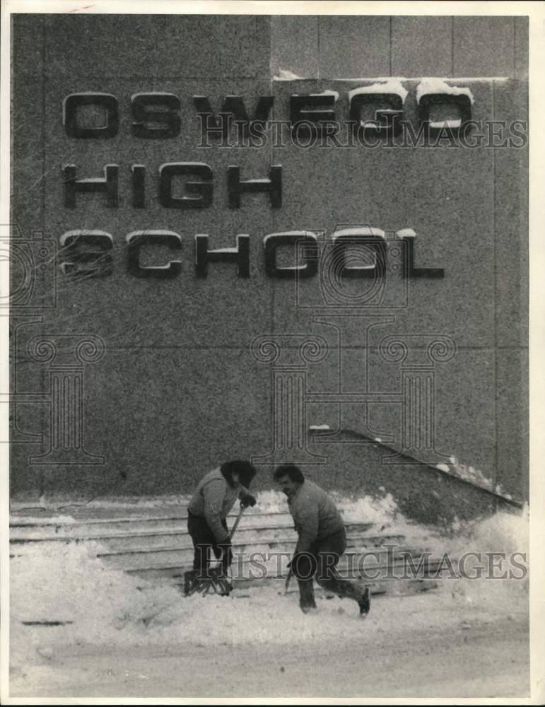 Press Photo Worker Shoveling Snow at Oswego High School Exterior Steps
