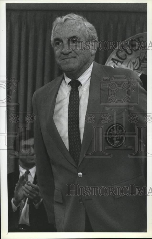 1988 Press Photo Football Coach Dick MacPherson with Bobby Dodd Award Jacket- Historic Images