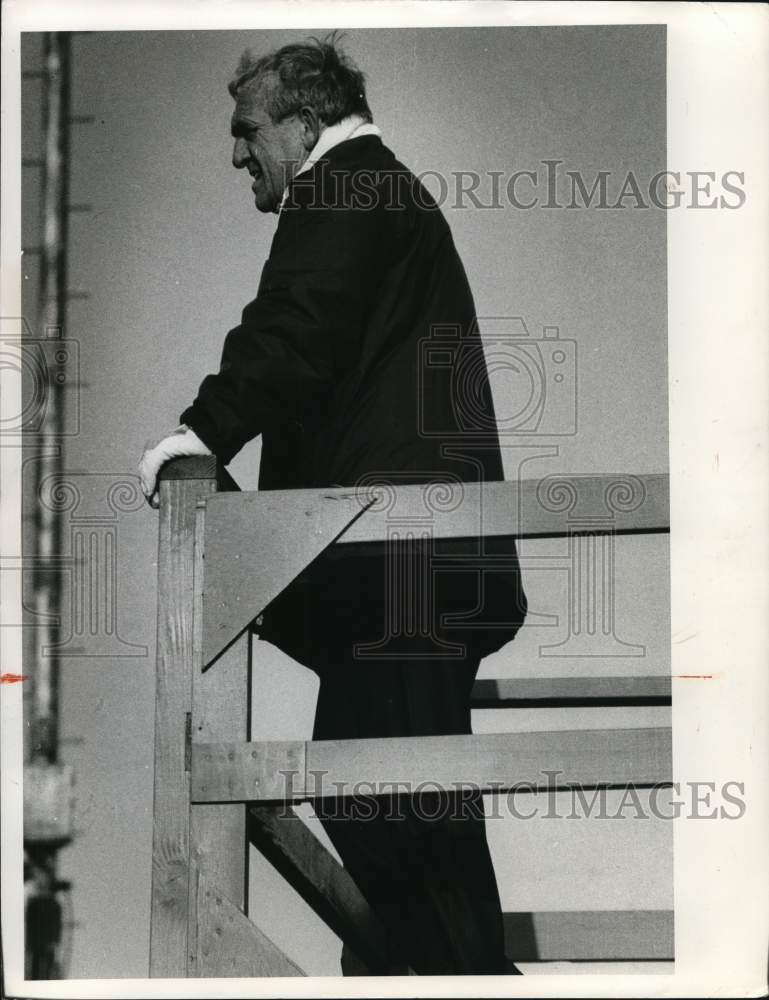 1983 Press Photo Dick MacPhearson Coaching from Stands - syp33059- Historic Images