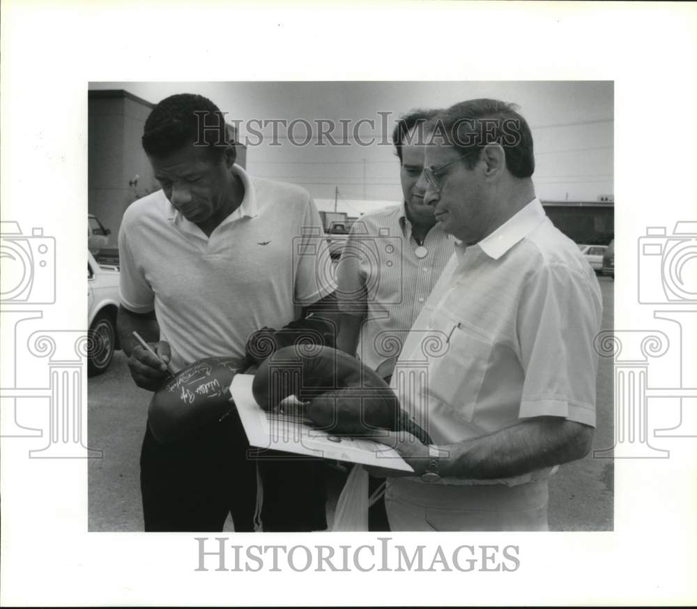 1990 Press Photo Boxer Floyd Patterson with Hal and Maury Rosenbloom - syp35983- Historic Images