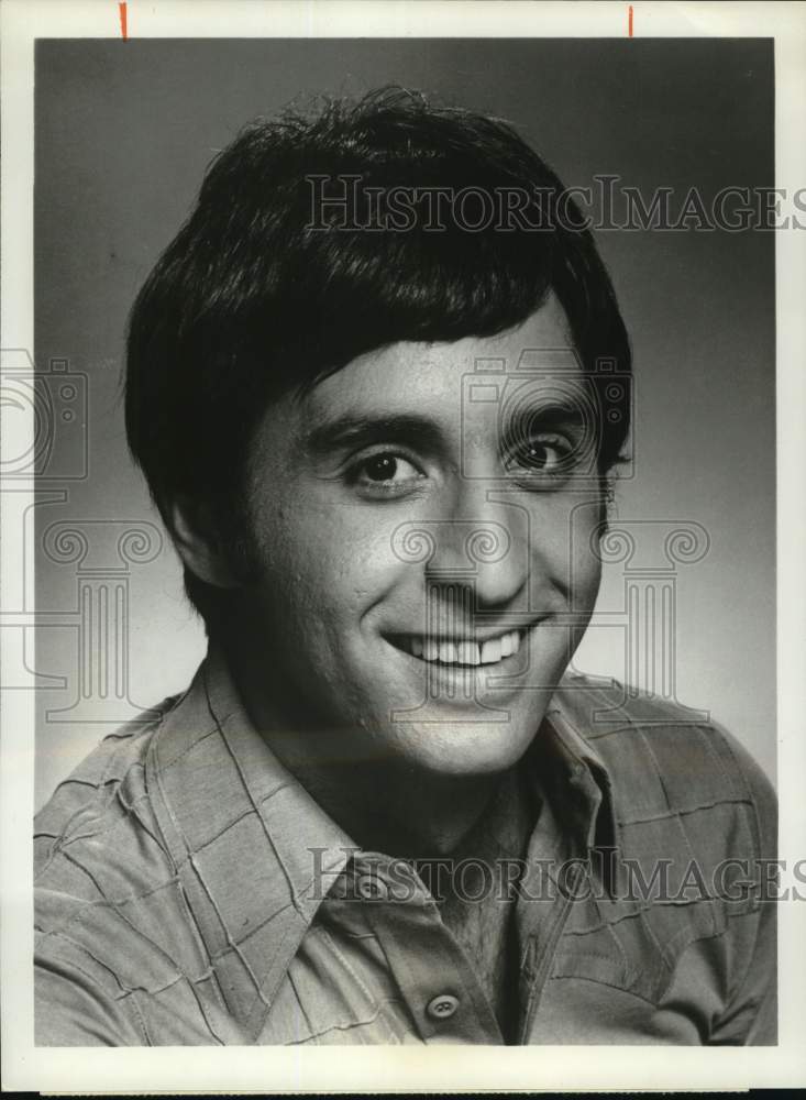 1976 Press Photo Actor Ron Silver in &quot;Rhoda&quot; on CBS - syp41485- Historic Images