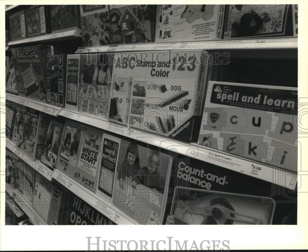 1989 Press Photo Educational Games at the Early Learning Center Toy Store- Historic Images