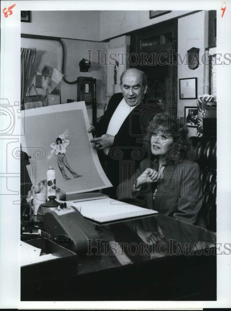 1985 Press Photo Actors Ed Asner and Eileen Brennan star in &quot;Off The Rack&quot;- Historic Images