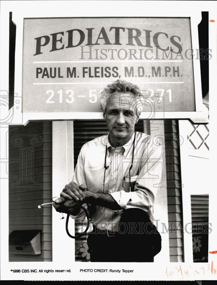 1996 Press Photo Michael Gross in "The Good Doctor: The Paul Fleiss Story"- Historic Images