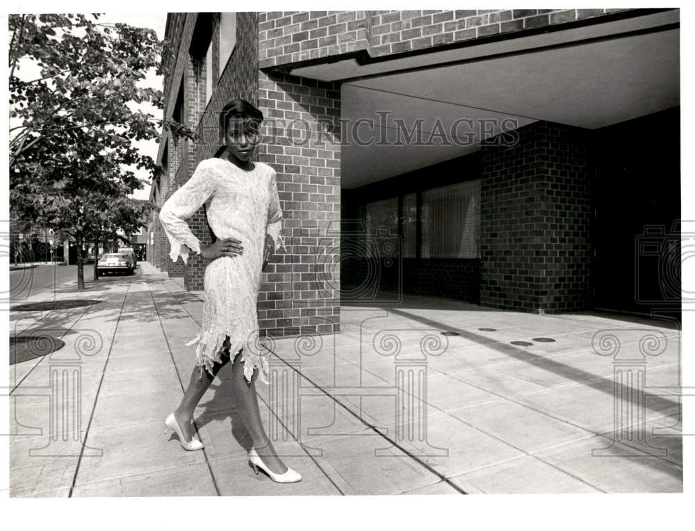 1986 Press Photo Women&#39;s Fashion Model - syp50242- Historic Images