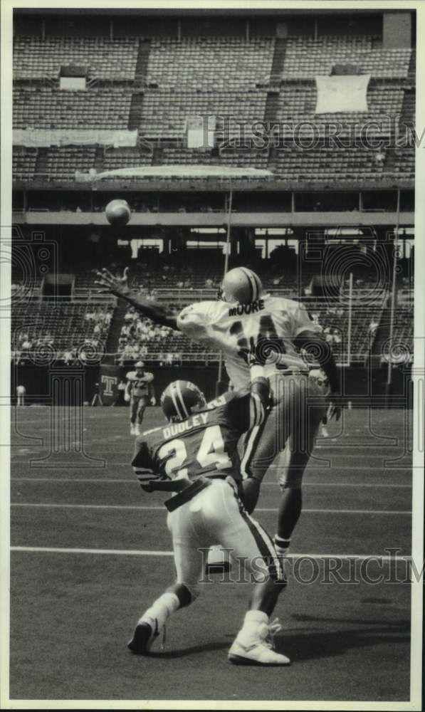 1989 Press Photo Syracuse University football player Rob Moore attempts catch- Historic Images