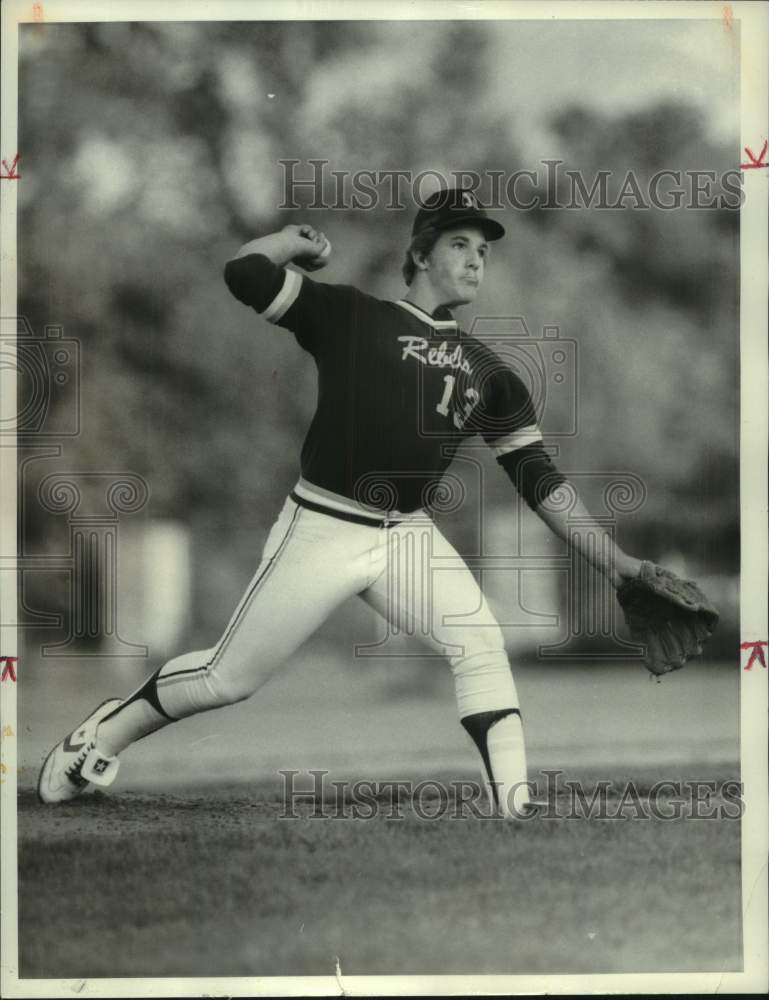 1985 Press Photo APW Mike Bernard pitching in game against Ilion, New York- Historic Images