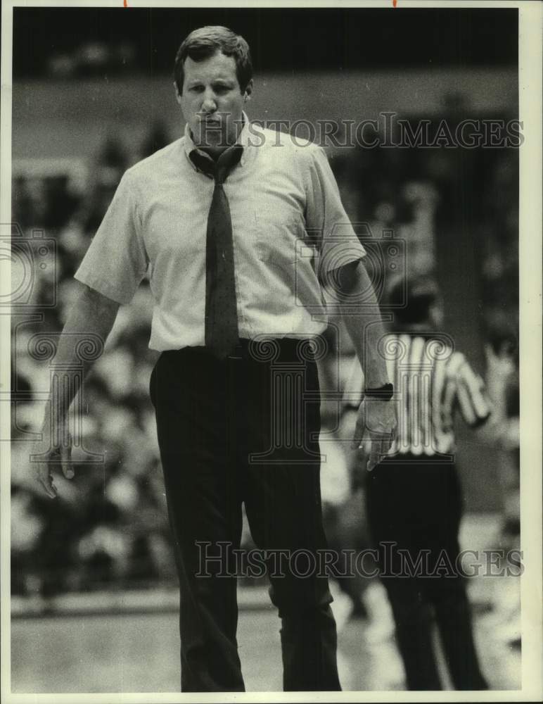 1986 Press Photo Cornell basketball Tom Miller reacts during game vs SU- Historic Images