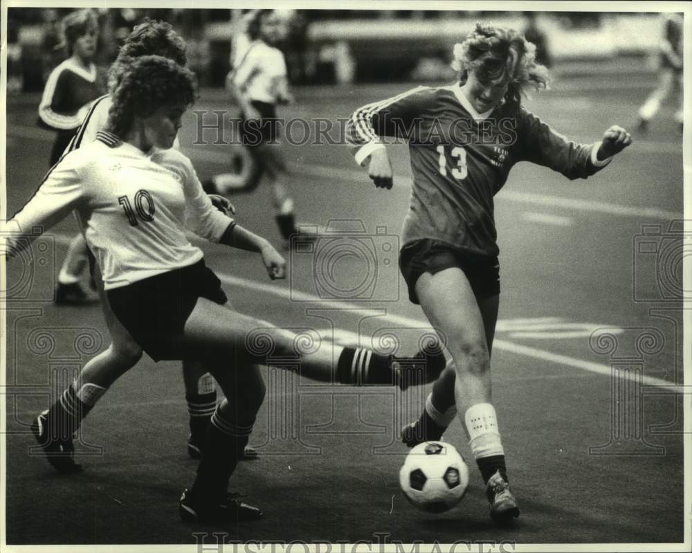 1988 Press Photo Altman-Parish-Williamstown vs Tully girls soccer, New York- Historic Images