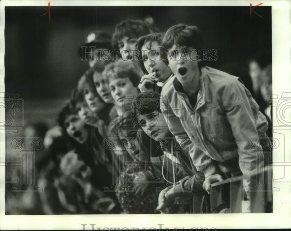 1986 Press Photo Poland fans at soccer finals with Fabius-Pompey, New York- Historic Images