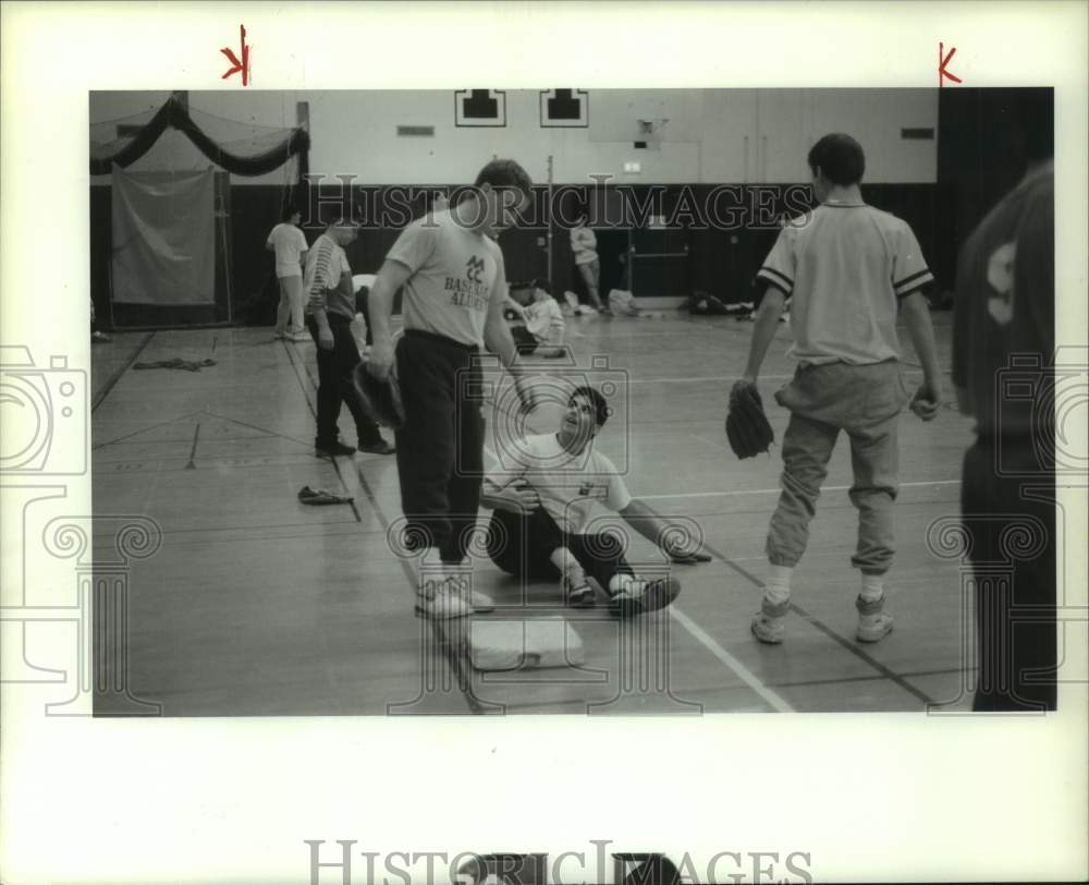 1990 Press Photo Fayetteville-Manlius baseball player Vinny Marino at practice- Historic Images