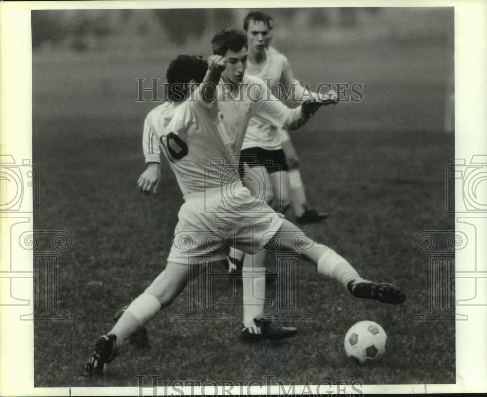 1989 Press Photo Lafayette vs Tully High School boys soccer, New York- Historic Images