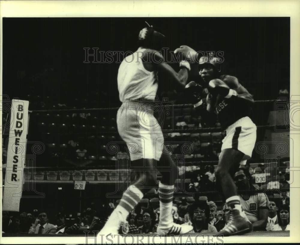 Press Photo Knoxville Boxer W. Little & Syracuse Boxer U. McGriff Fight in Ring- Historic Images