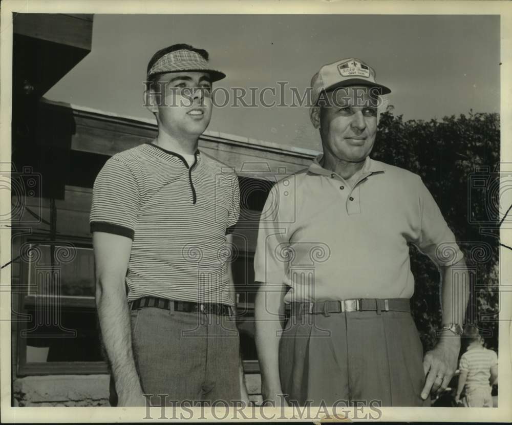 1964 Press Photo Jack McCabe, Horace Meredith, Leaders of Golf Tournament- Historic Images