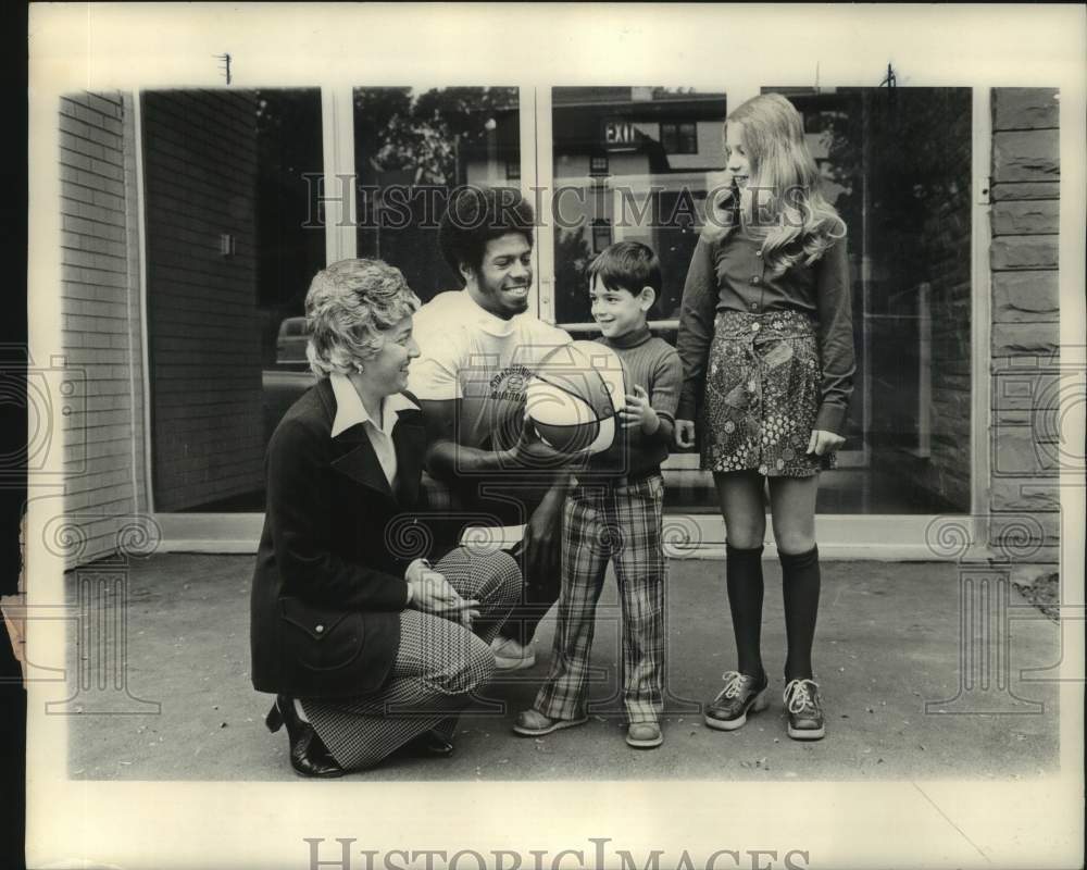 1974 Press Photo Rudy Hackett, Syracuse University basketball player, New York- Historic Images