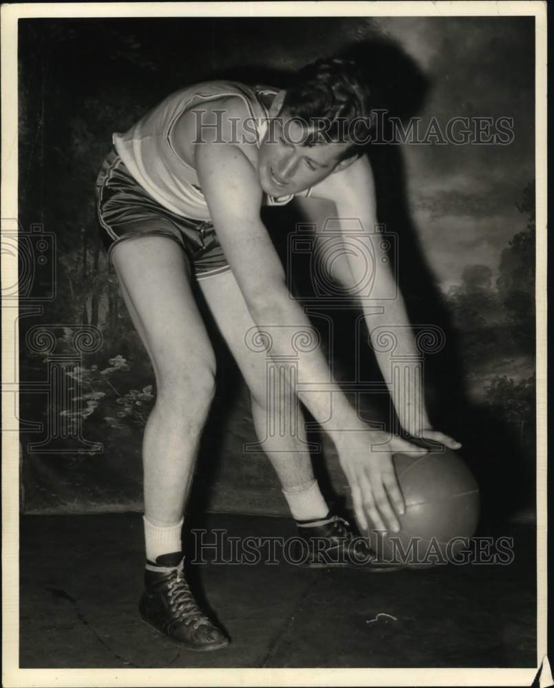 Press Photo Basketball Player Oley Flynn - sys05992- Historic Images