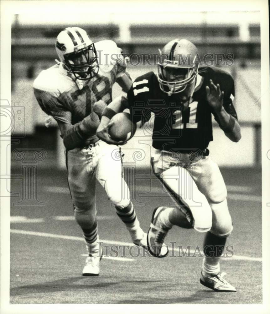 1988 Press Photo Solvay Football Quarterback Jeff Zawacki at Carrier Dome Game- Historic Images