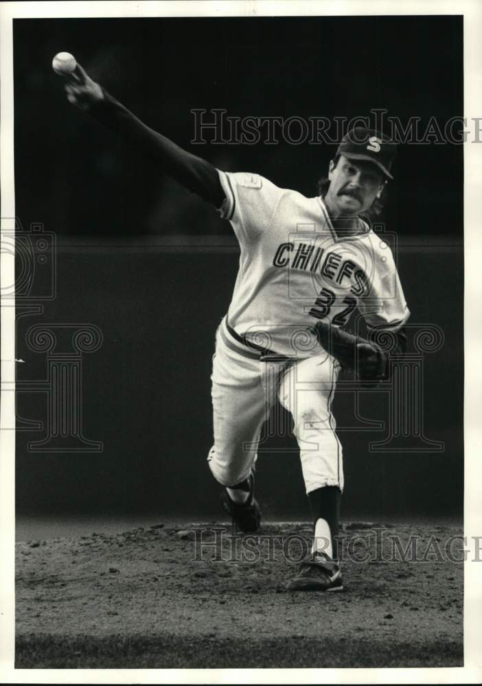 Press Photo Chiefs Pitcher Joe Beckwith in 2nd Inning of Baseball Game, Syracuse- Historic Images