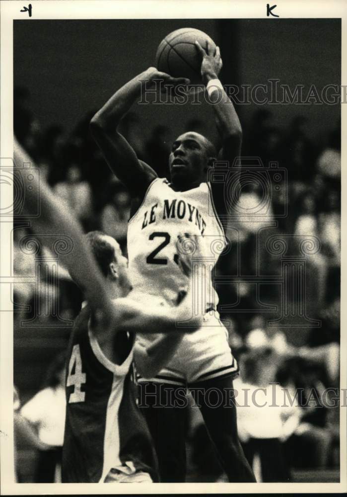 1989 Press Photo LeMoyne College Basketball Player Russel Barnes in Coke Classic- Historic Images