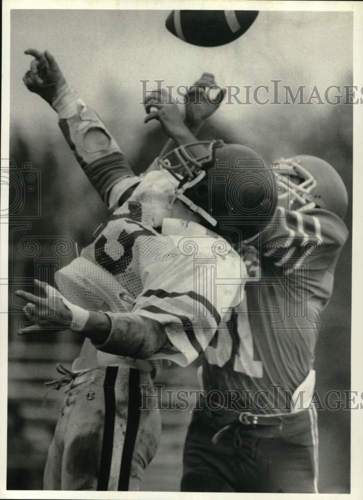 1986 Press Photo Pass Interference, Football Game at Jordan-Elbridge High School- Historic Images