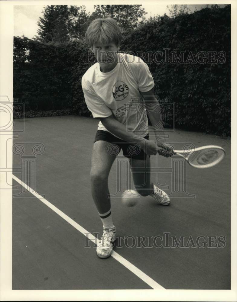 1988 Press Photo Tennis Player Joe Davoli works on his backhand - sys06564- Historic Images