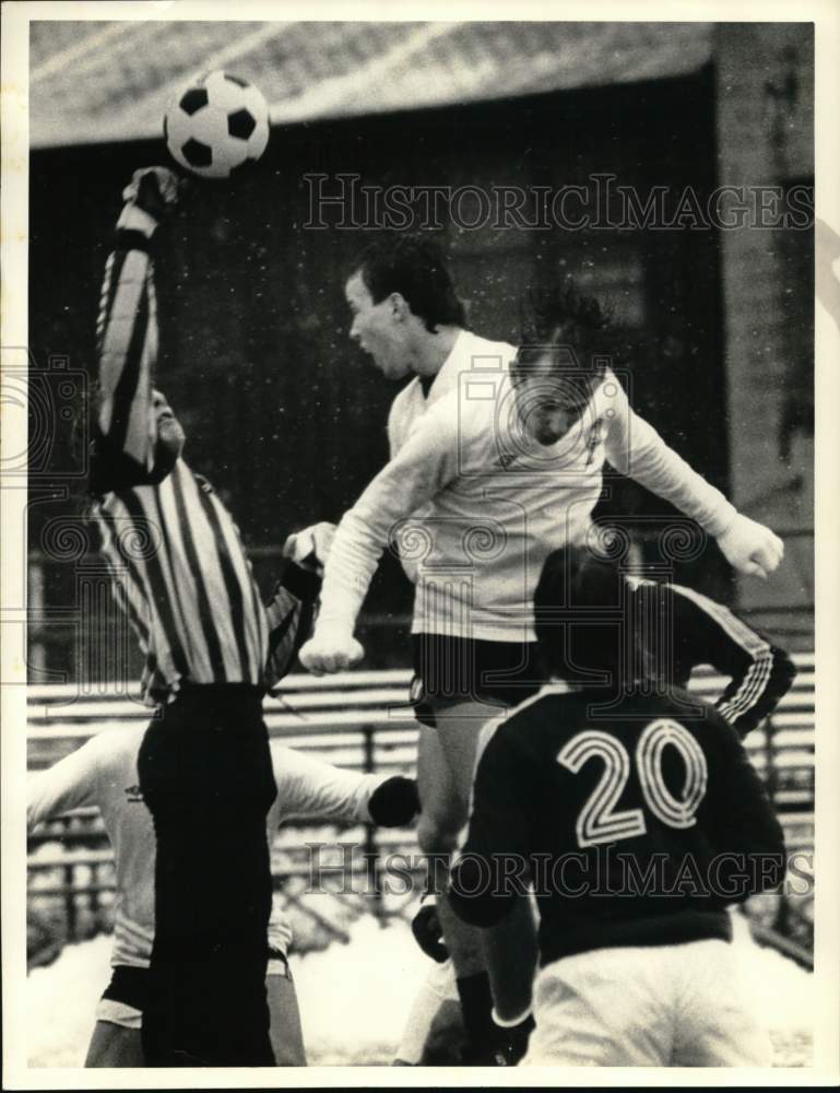 1986 Press Photo Arcadia vs Chittenango boys soccer, New York - sys06630- Historic Images