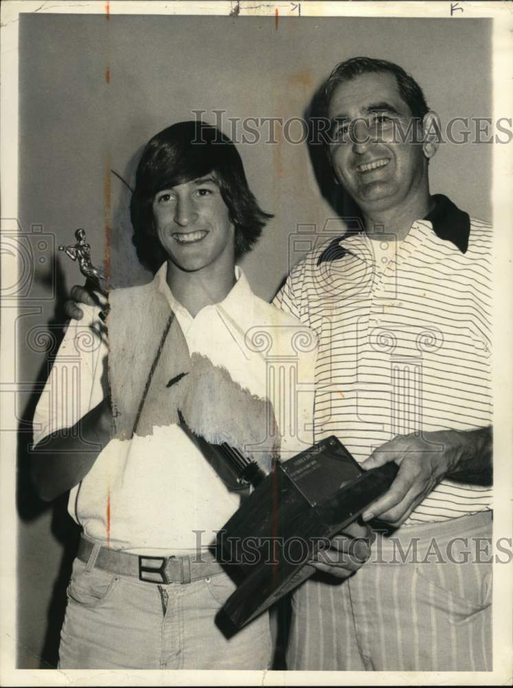 1976 Press Photo Golfer of the Year Jack Mollica with Award and Mark Mollica- Historic Images