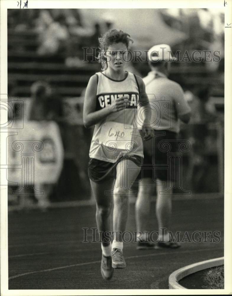 1988 Press Photo Karen Simmonds of Auburn Running at Empire State Games- Historic Images