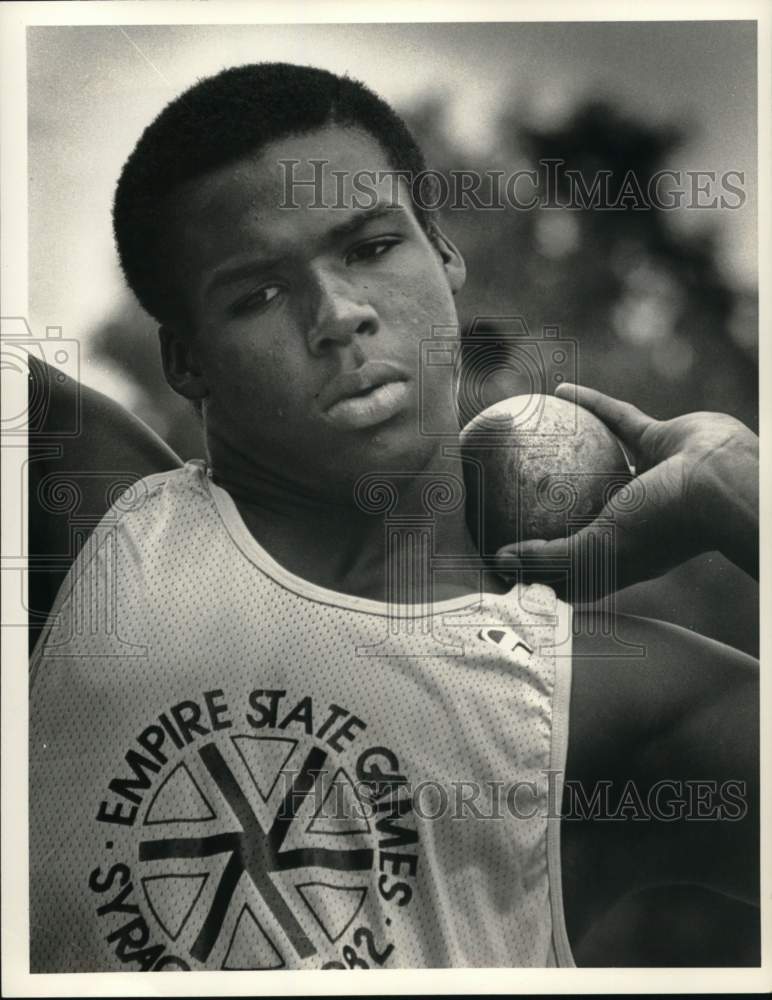 1982 Press Photo Shot Put Thrower J.J. Grant at Empire State Games - sys06978- Historic Images