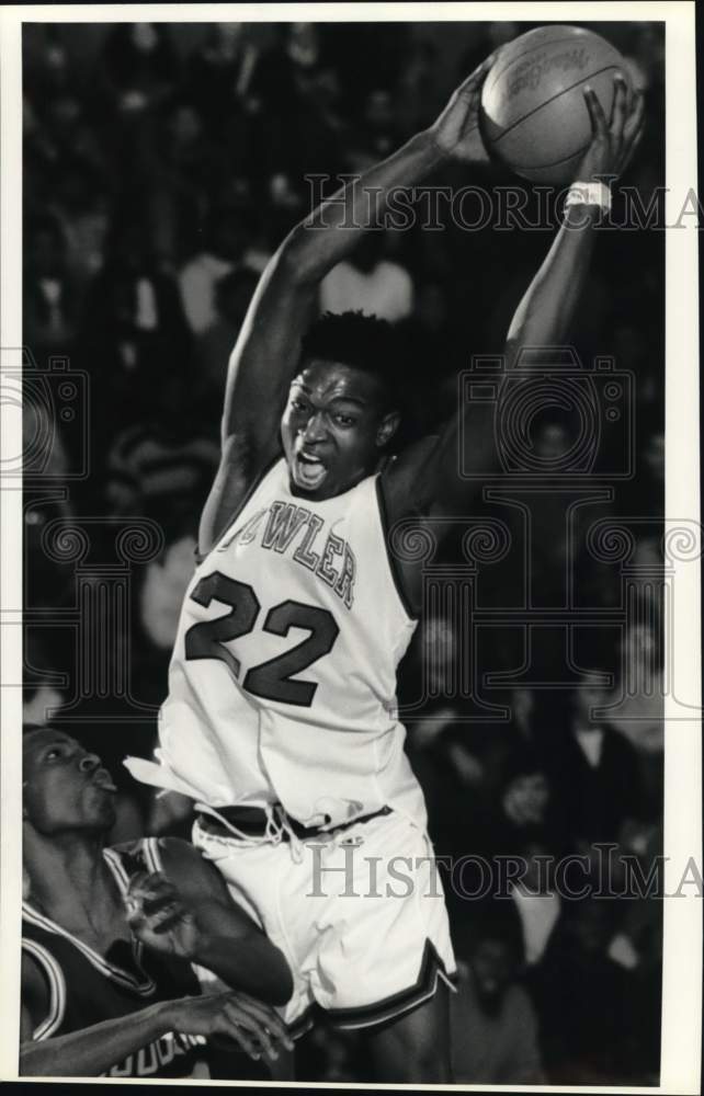1990 Press Photo Bryan Grant, Fowler High School Basketball Player at Game- Historic Images
