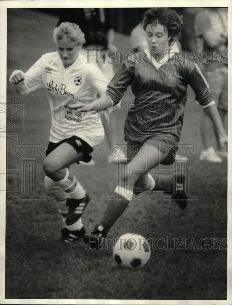 1986 Press Photo Cazenovia and Chittenango Women's Soccer Players at Game- Historic Images