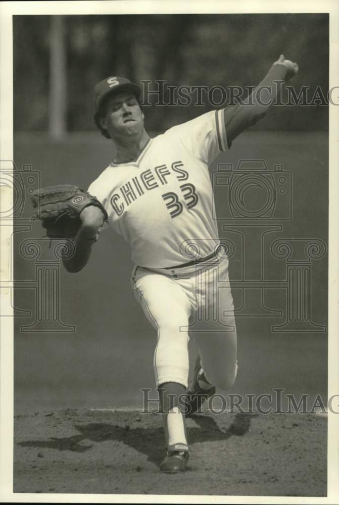 1986 Press Photo Syracuse Chiefs baseball pitcher John Ceruttii throws pitch- Historic Images