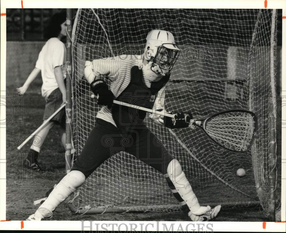 1990 Press Photo Cicero-North Syracuse lacrosse goalie Jennifer Pardee gets ball- Historic Images