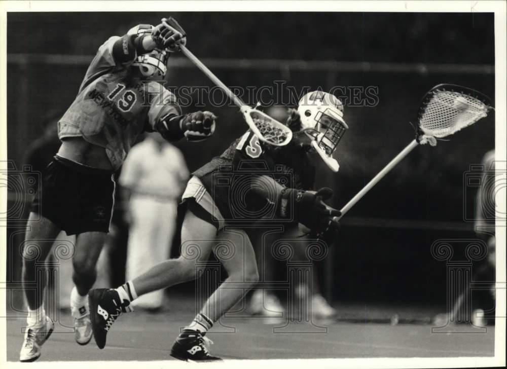 1988 Press Photo Central lacrosse player Steve Speers jabs Jim Murray with stick- Historic Images