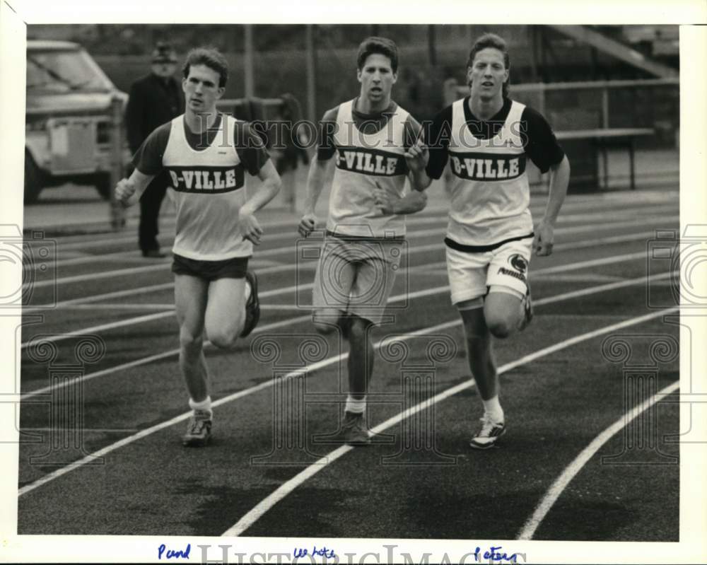 Press Photo Baldwinsville track athletes Don Pond, Tim White &amp; Mike Peters run- Historic Images