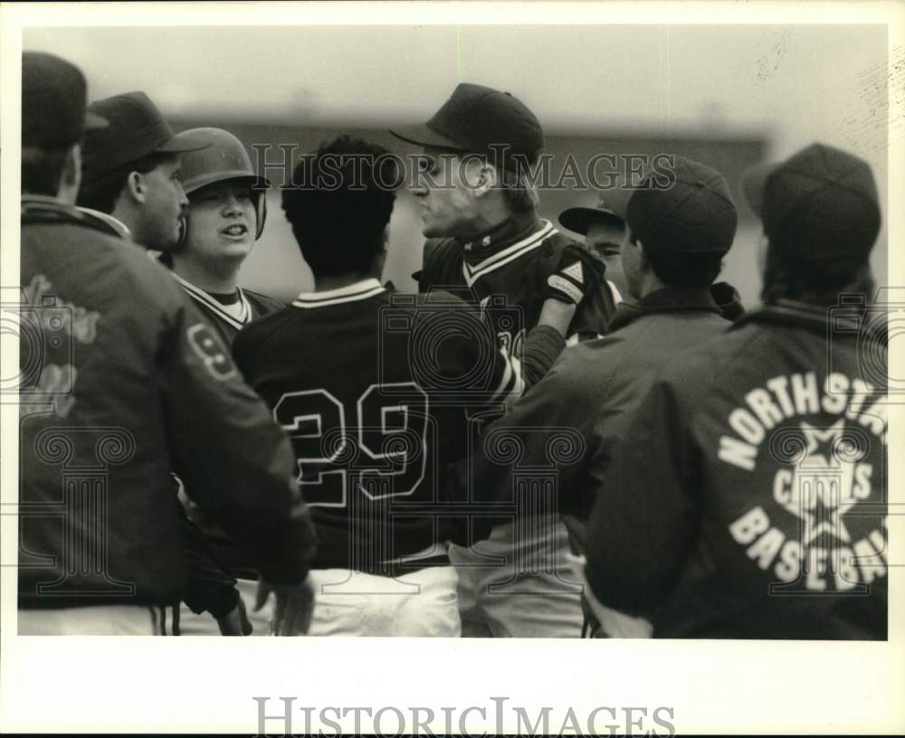 1989 Press Photo Syracuse Pitcher Brian Kingdeski congratulated in Liverpool- Historic Images