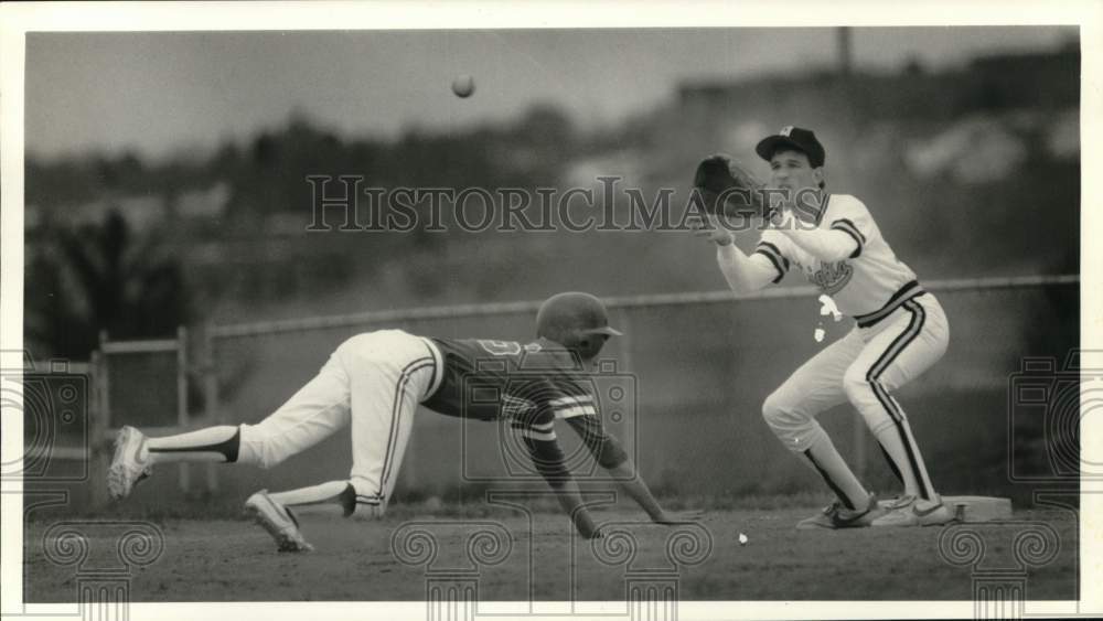 1987 Press Photo Paul Missigman &amp; Jim Keller in Baseball Game, Cicero, Syracuse- Historic Images