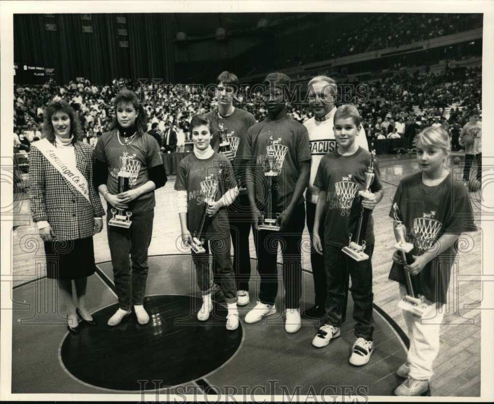 1989 Press Photo Winners of Milk Shoot Contest with Dairy Queen Suzanne Carter- Historic Images