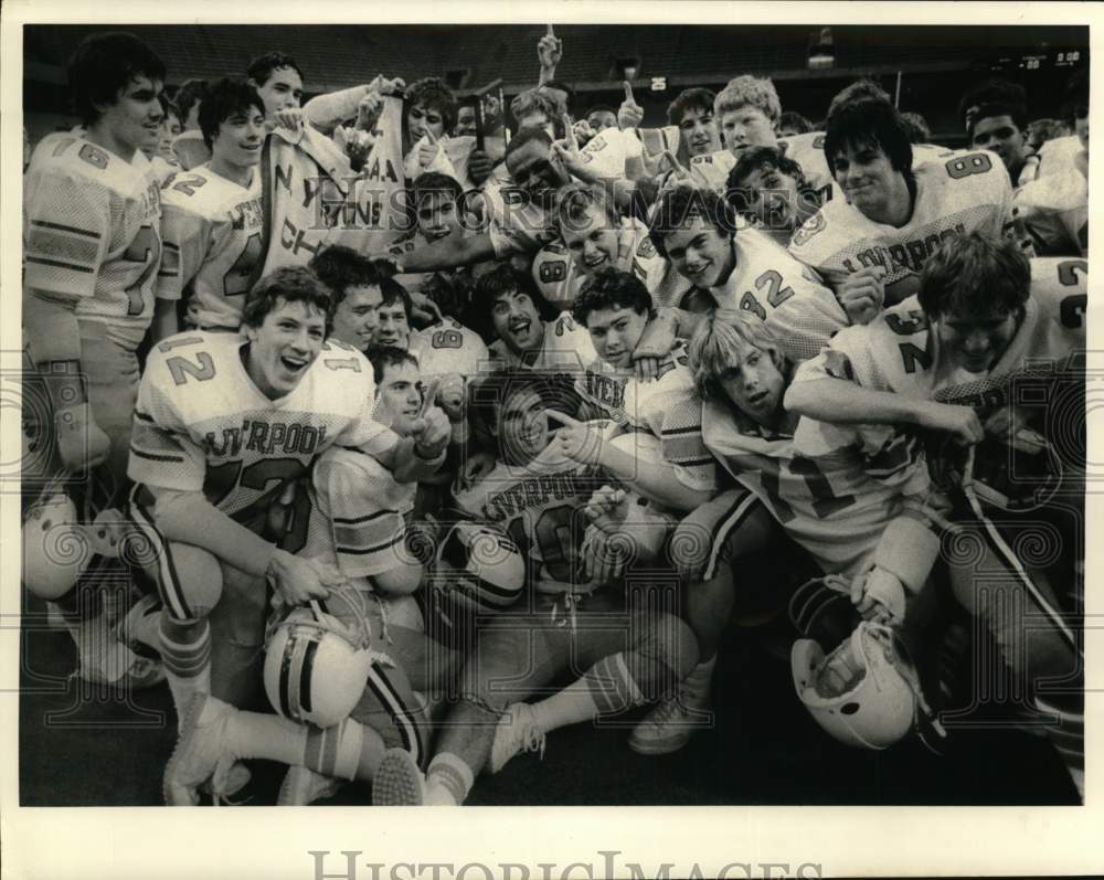 1983 Press Photo Liverpool Warrior Football Players celebrate at Carrier Dome- Historic Images