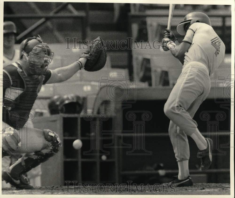 1987 Press Photo Central Region Mike Moshier of Oneida County dodges Baseball- Historic Images