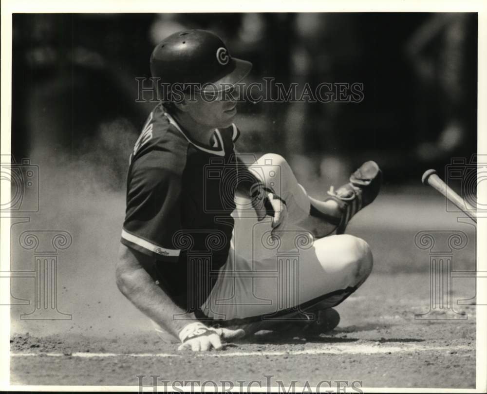 1988 Press Photo Cubs Third Baseman Vance Law hit by Ball in Hall of Fame Game- Historic Images