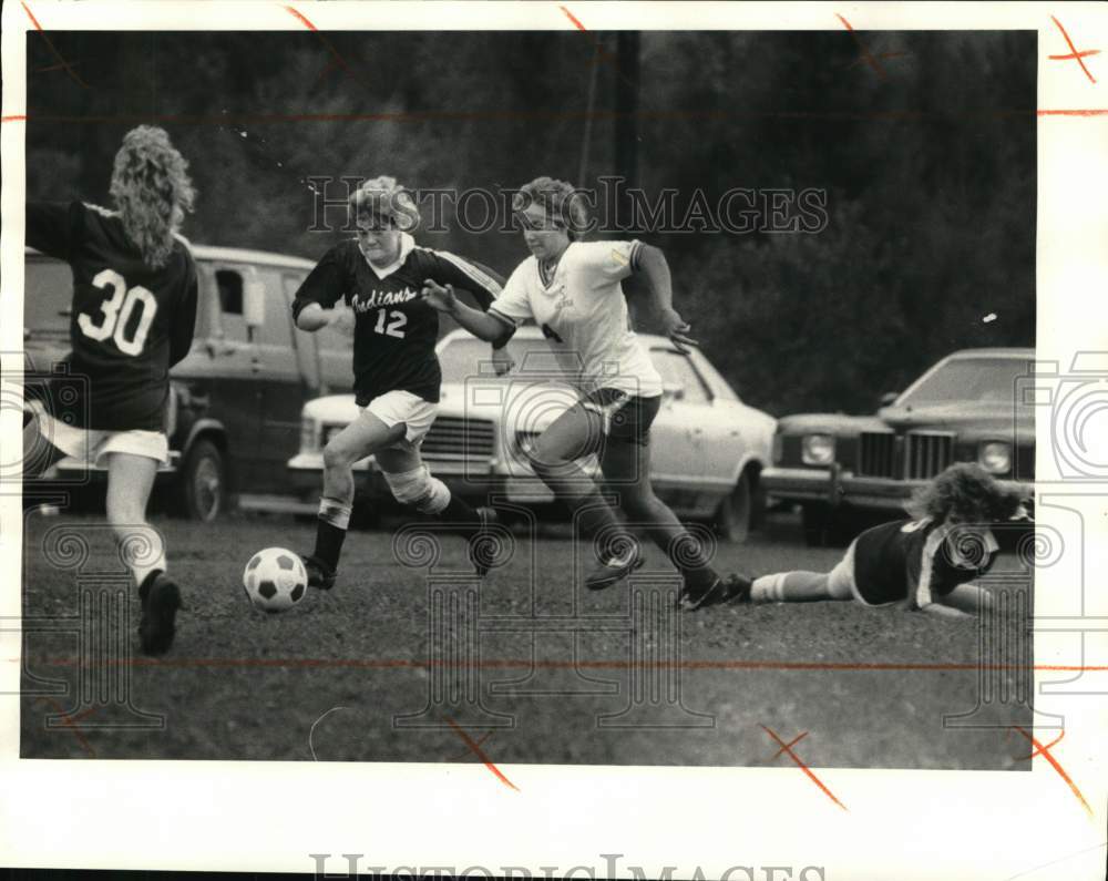 1987 Press Photo Madison versus Stockbridge Valley Soccer Match with Leah Fuess- Historic Images