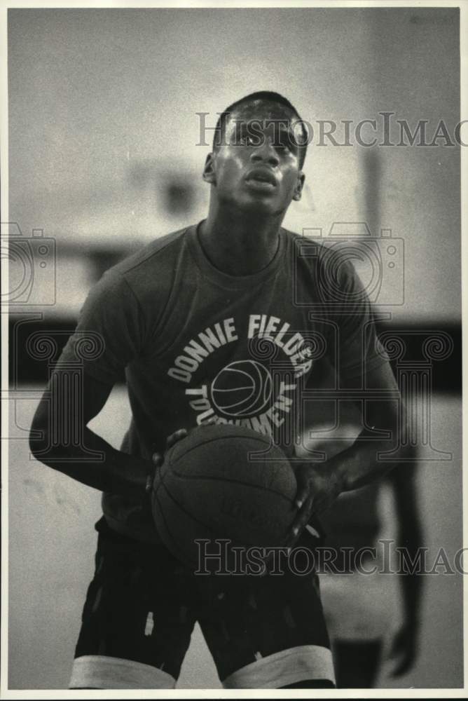 1986 Press Photo Dwayne Thomas at Donnie Fielder Basketball Tournament- Historic Images