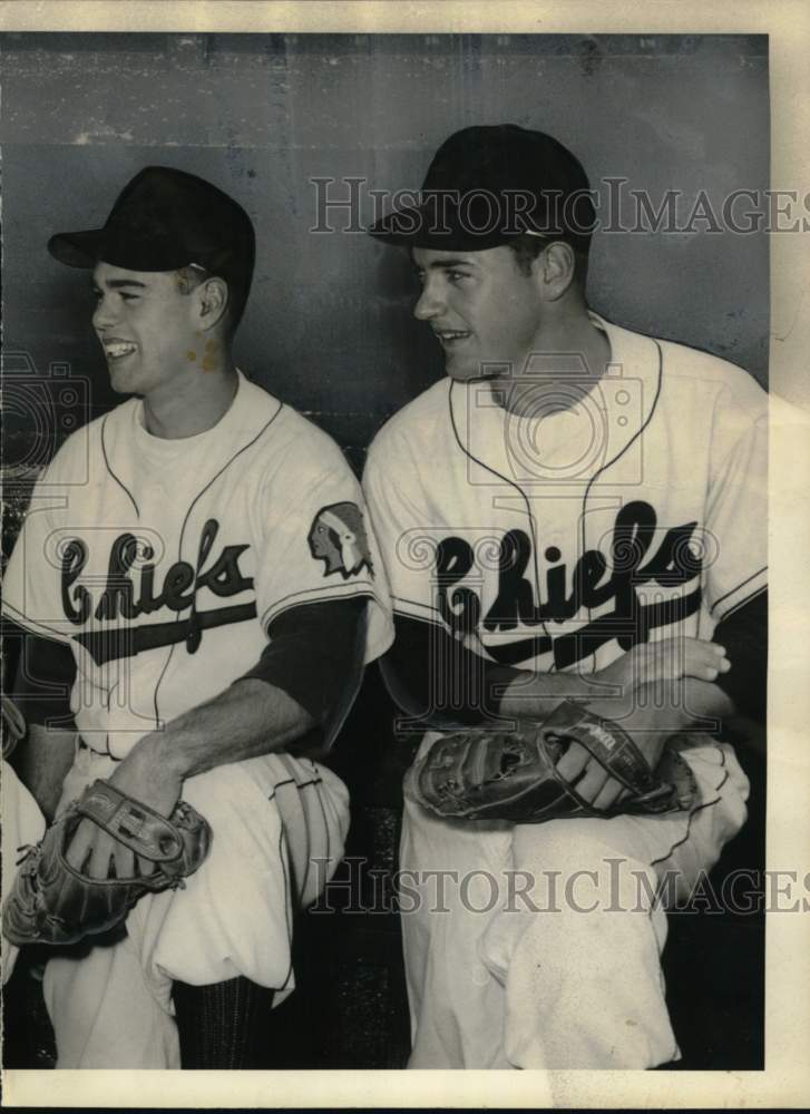 1956 Press Photo Syracuse Chiefs baseball pitchers Dick Schultz &amp; Bob Bradey- Historic Images