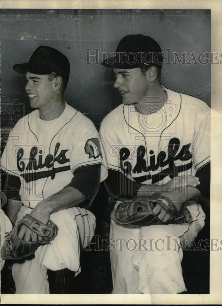 1956 Press Photo Syracuse Chiefs baseball pitchers Dick Schultz & Bob Bradey- Historic Images