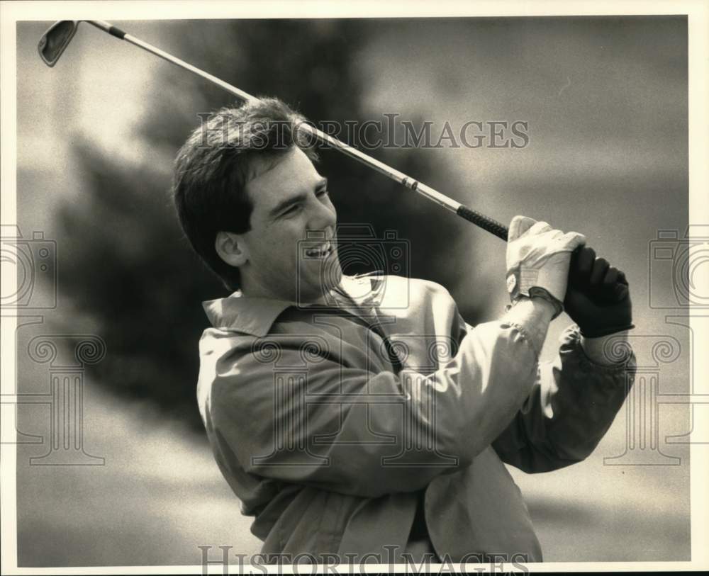 1989 Press Photo Golfer Steve Alio of Cortland, New York at Tee Off - sys08368- Historic Images