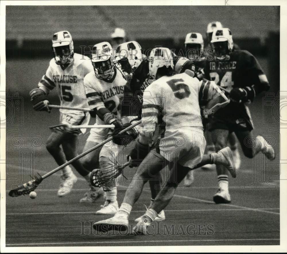 1986 Press Photo Syracuse University and Air Fore Lacrosse Players at Game- Historic Images