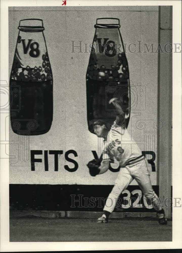 1989 Press Photo Syracuse Chiefs baseball player Stu Pederson throws ball to 2nd- Historic Images