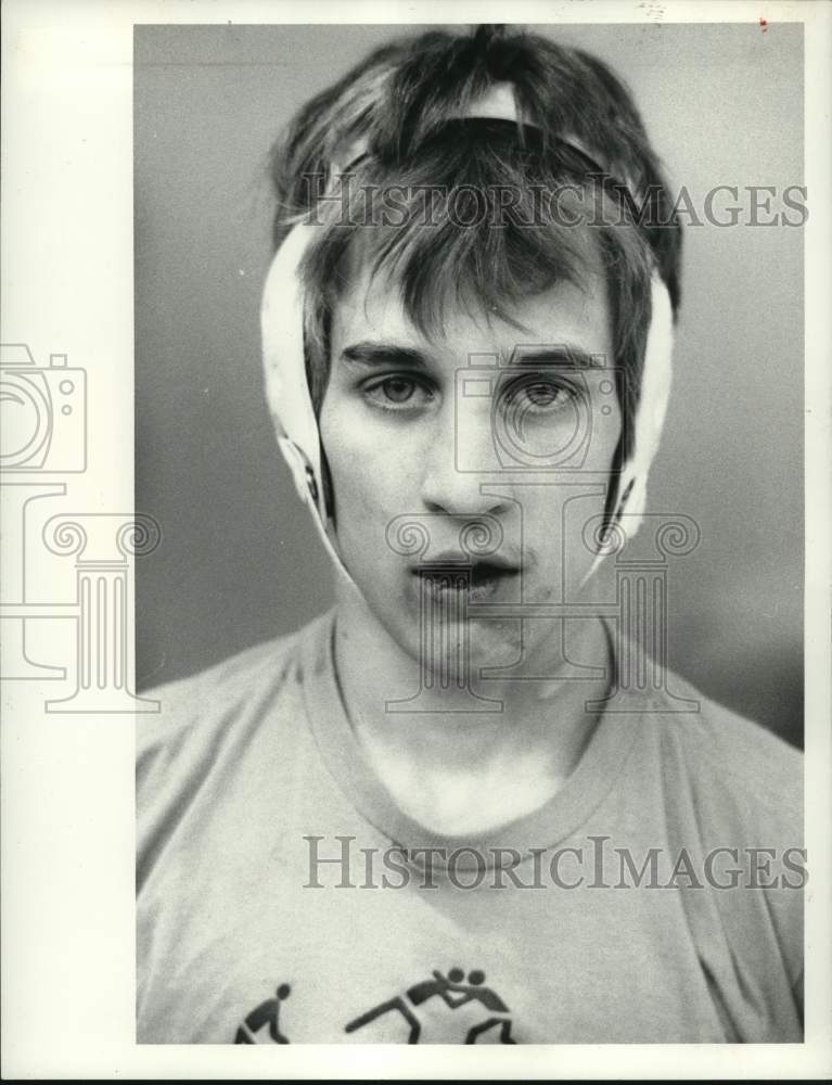 Press Photo Close-up of Madison High School (New York) wrestler Lenny Combs- Historic Images