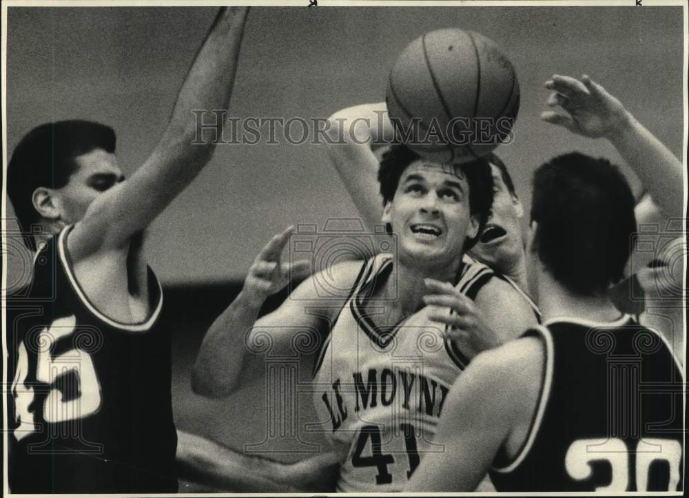 Press Photo LeMoyne College basketball player Scott Hicks battles for rebound- Historic Images